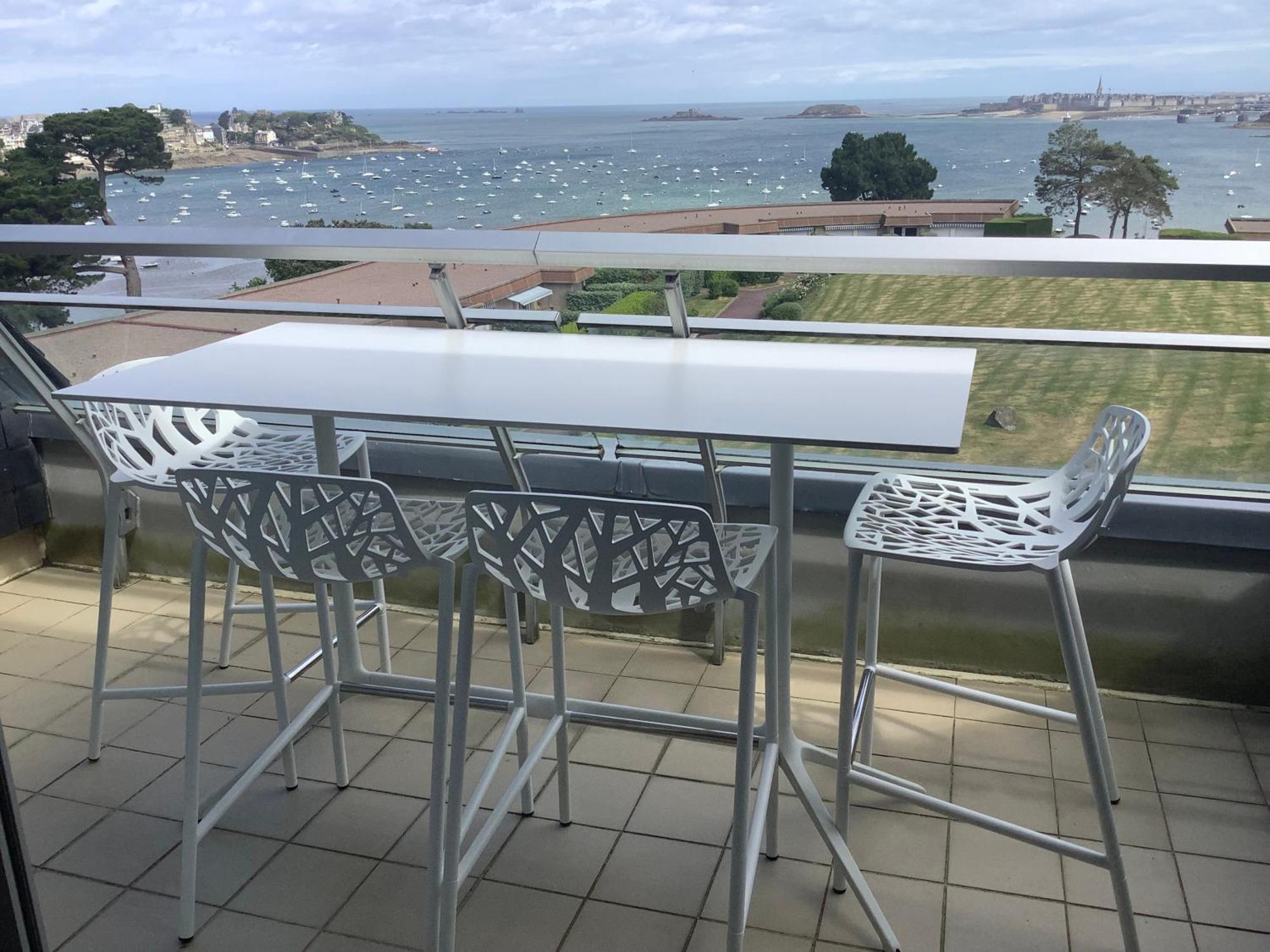 Heol - Appartement 2 Chambres - Vue Mer Et Parking Dinard Kültér fotó